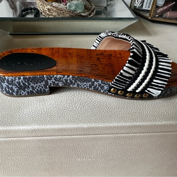 Coach Navy and white straw sandals size 9.5. - Picture 3 of 6